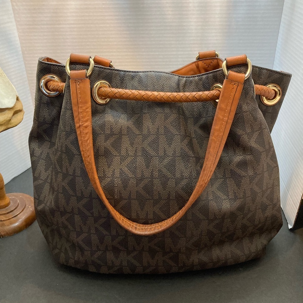 Michael Kors SIGNATURE bucket LOGO TOTE  with drawstring tassels MK SHOULDERBAG​ - Picture 2 of 15